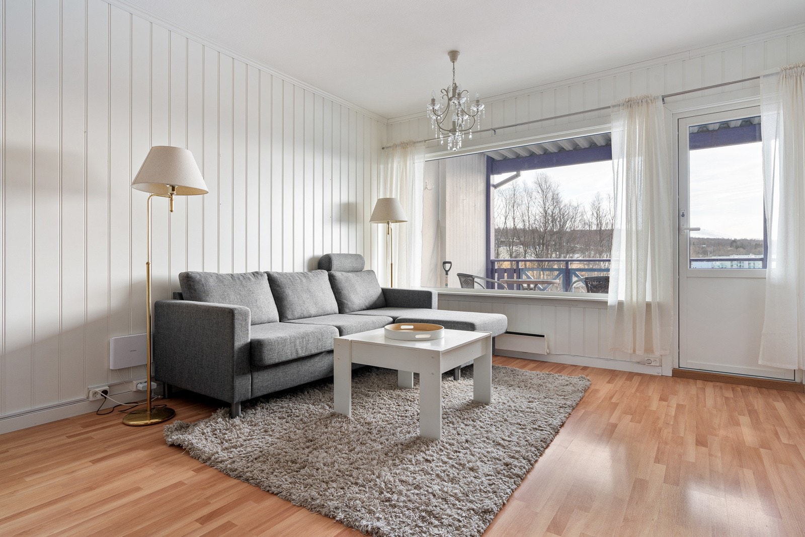 Møbleringsvennlig med god plass til sofagruppe og TV på motsatt side.