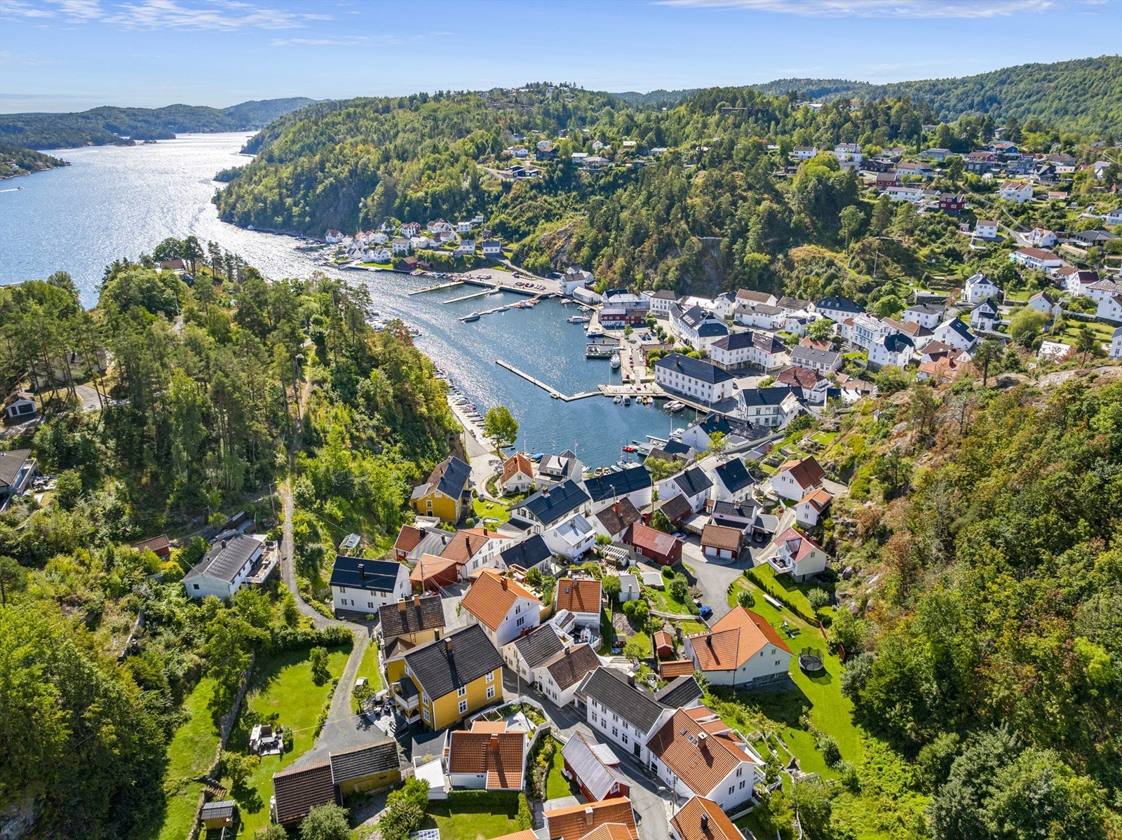 I umiddelbar nærhet finner man flotte turområder og en fantastisk skjærgård med øyer som Furøya og Lyngør. Galleribilde