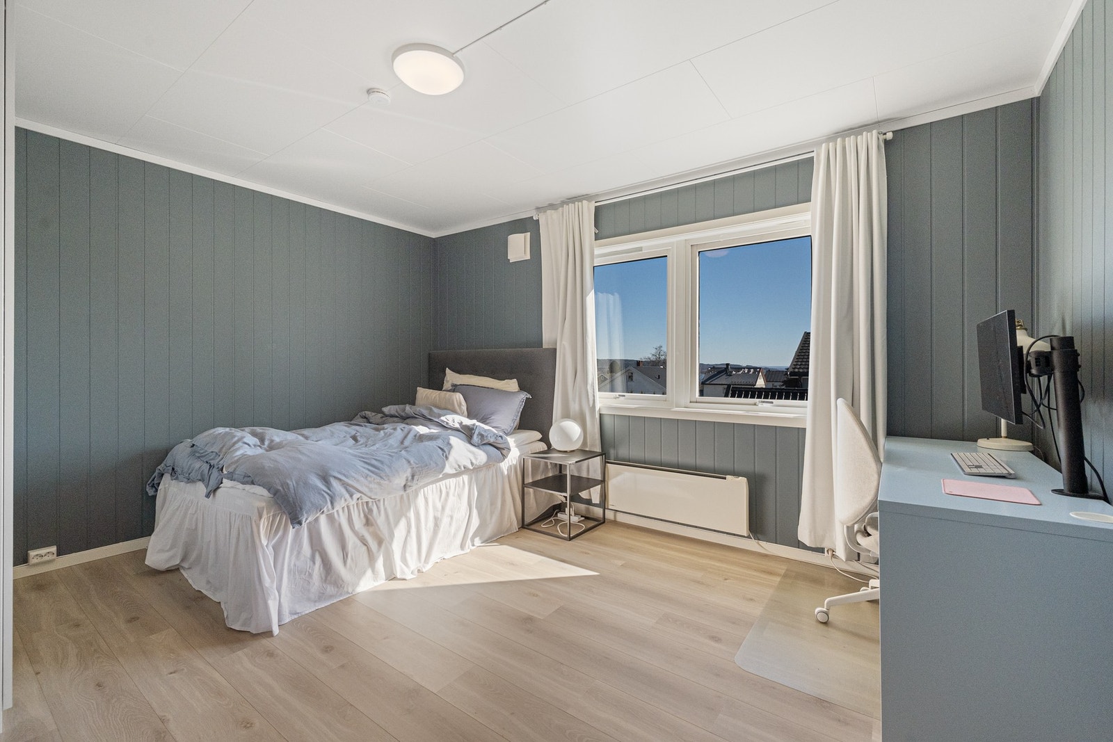 Etasjen rommer også 2 gode soverom. Galleribilde