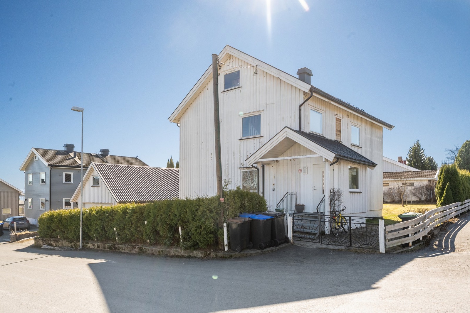 Tongjordet er et av de mest etterspurte boligområdene i Gjøvik - og Johan Castbergs Gate 18 ligger svært attraktivt til nettopp her. Galleribilde
