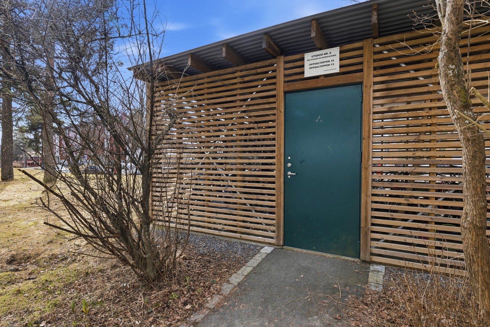Det er felles sportsbod tilgjengelig for oppbevaring av barnevogn og sykkel Galleribilde