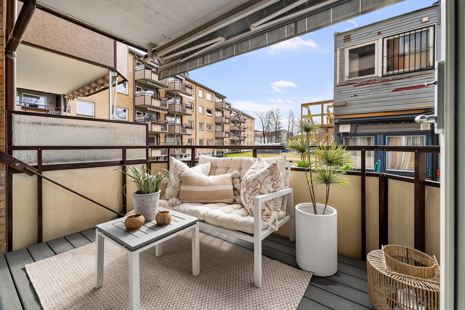 Leiligheten disponerer også balkong som gir en privat uteplass for avslapning i hverdagen. Galleribilde