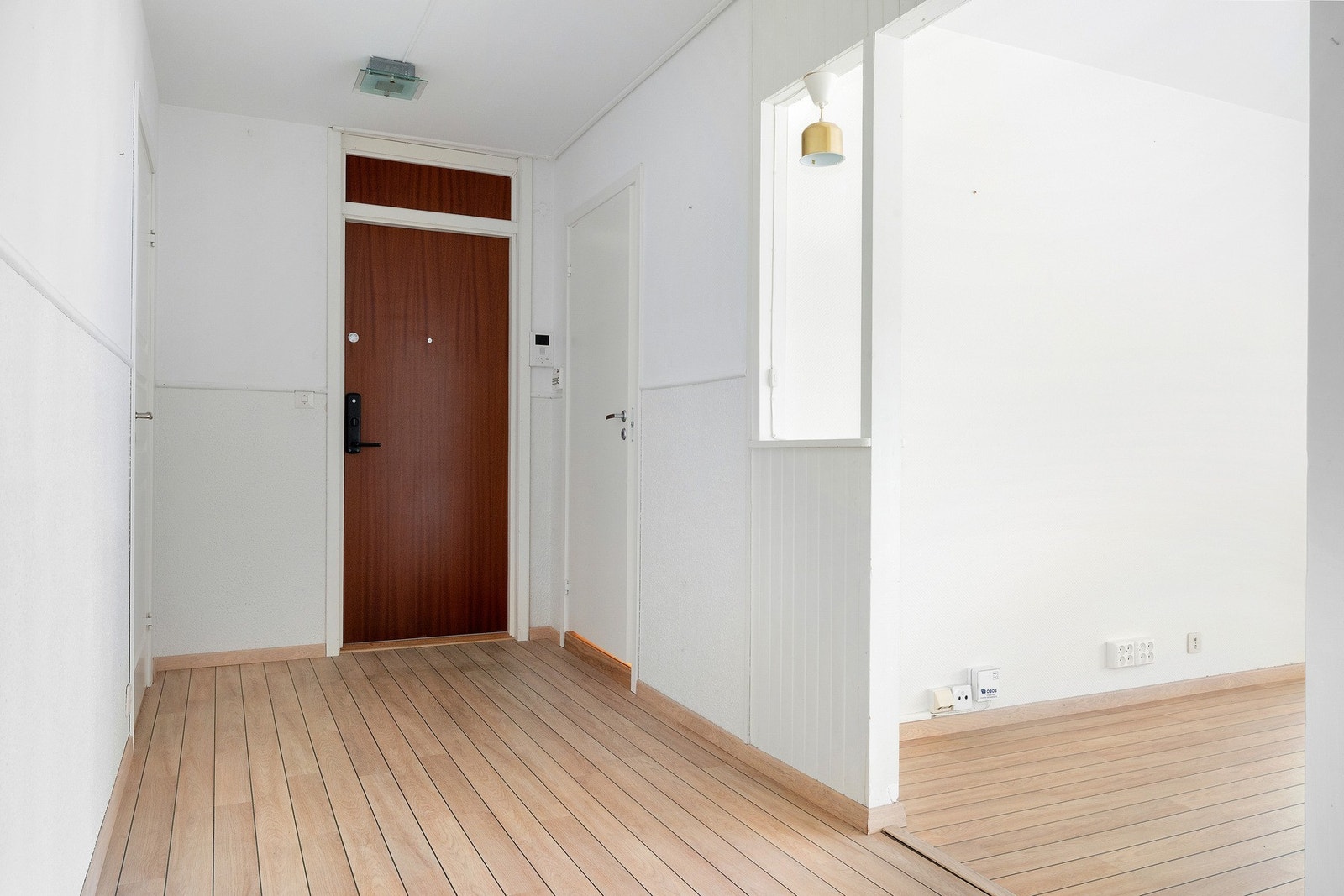 Velkommen inn! I gangen er det god plass til entremøbler og garderobeløsning. Galleribilde