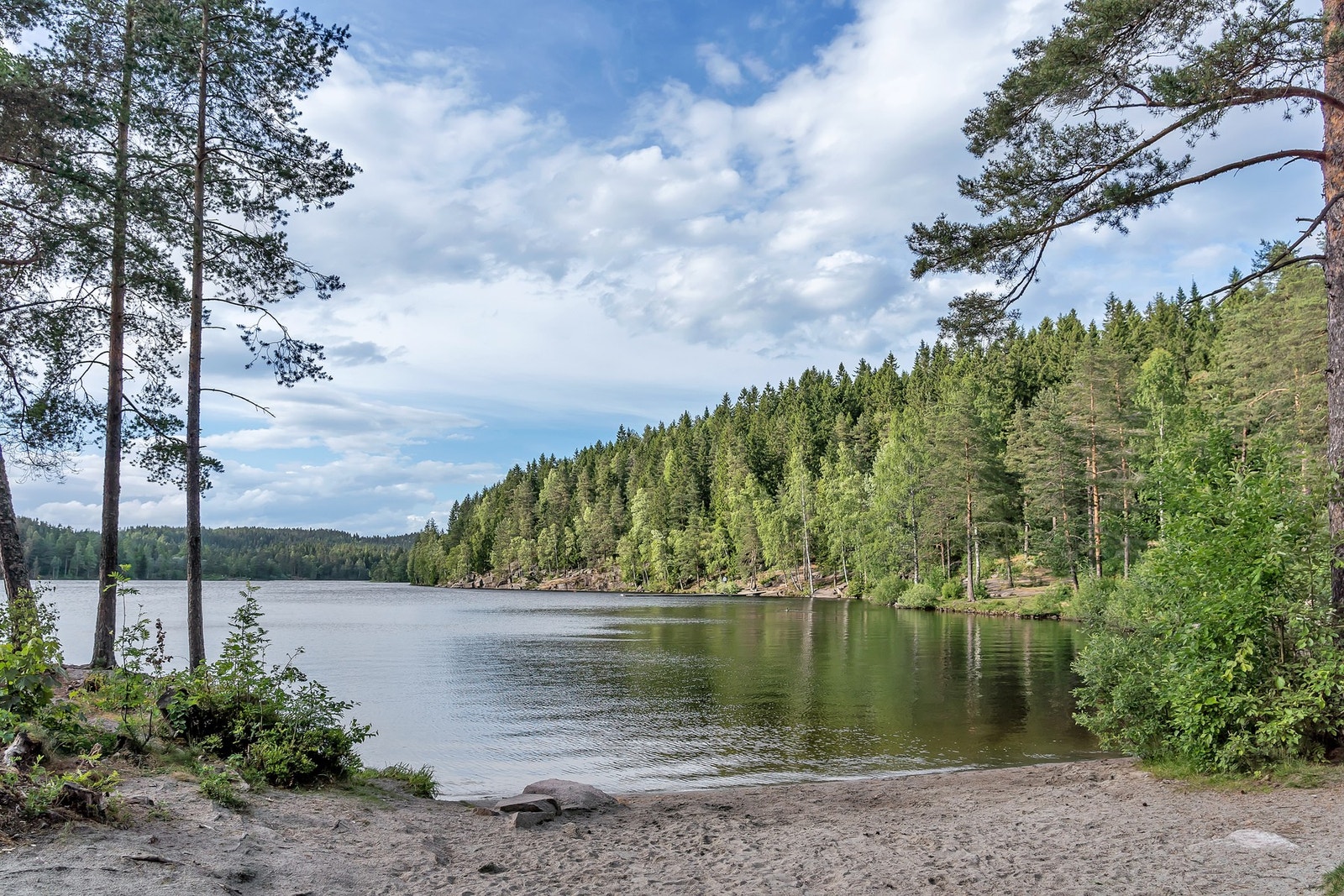 For den turglade er det kort vei til marka og steinbruvannet. Galleribilde