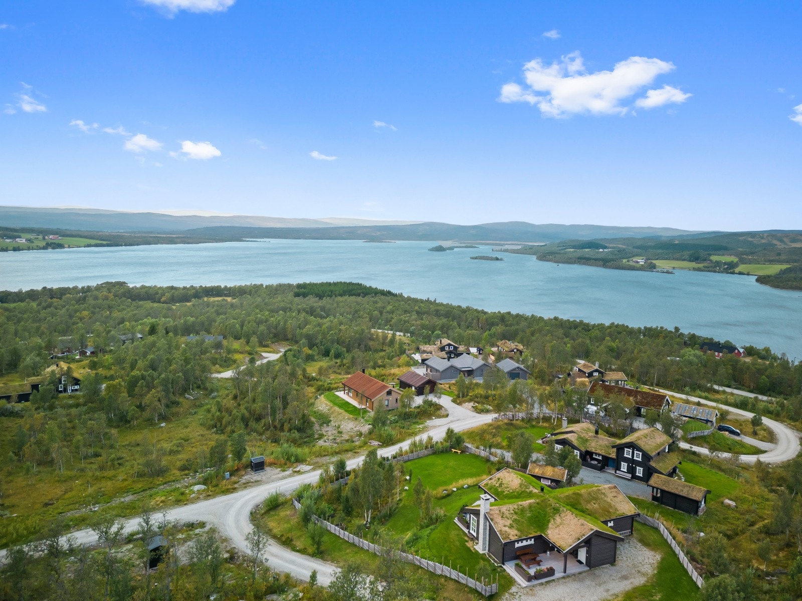 Sommeren ved Aursunden er minst like fint som vinteren, med nydelige solforhold og natur. Galleribilde