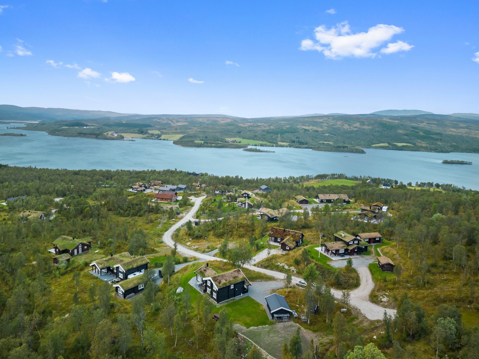 Vi ønsker velkommen til Ellenvollen hyttegrend. Ta kontakt med megler for en hyggelig prat! Galleribilde