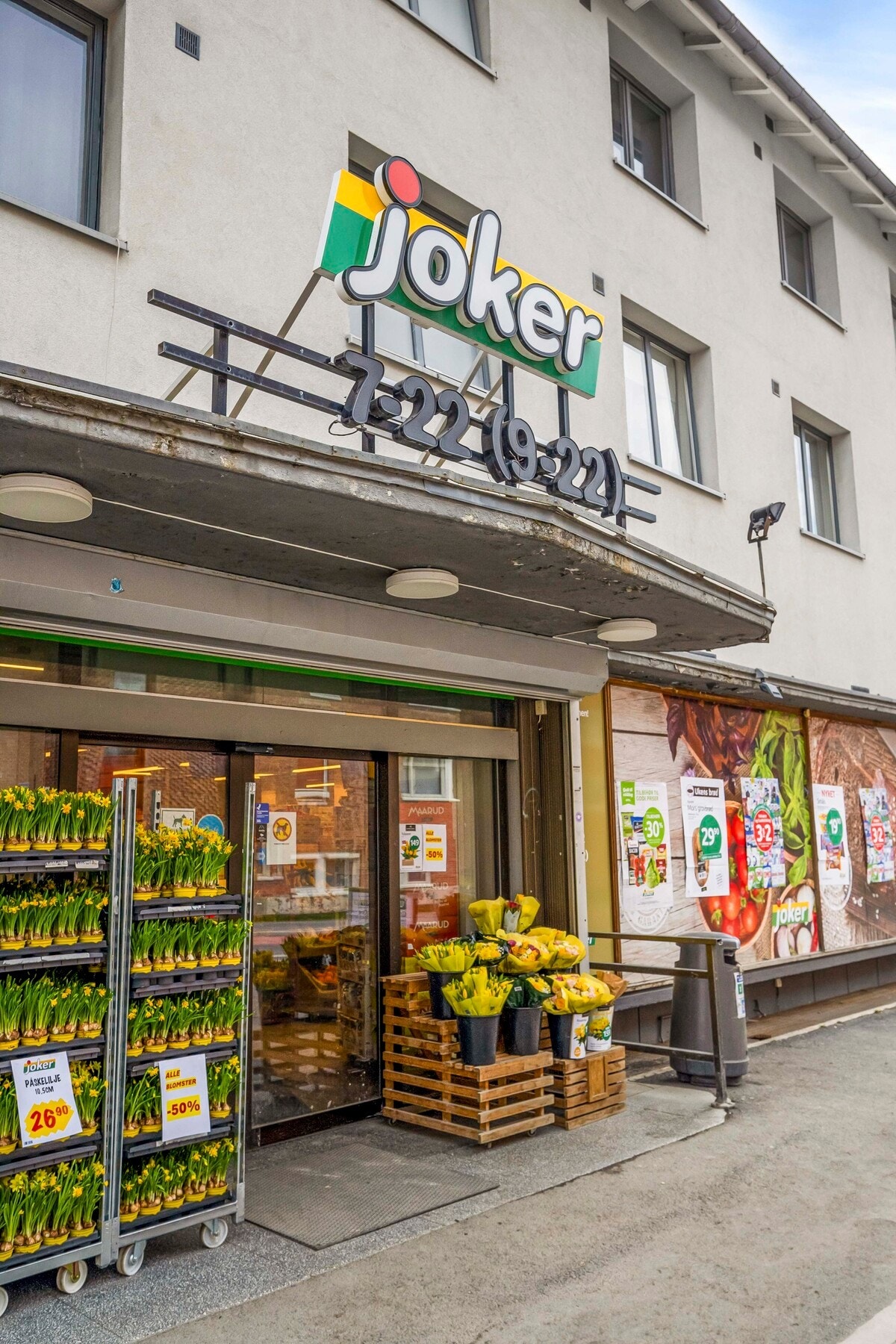 Joker er nærmeste dagligvare butikk og ligger kun 1 min gange fra leiligheten. Galleribilde