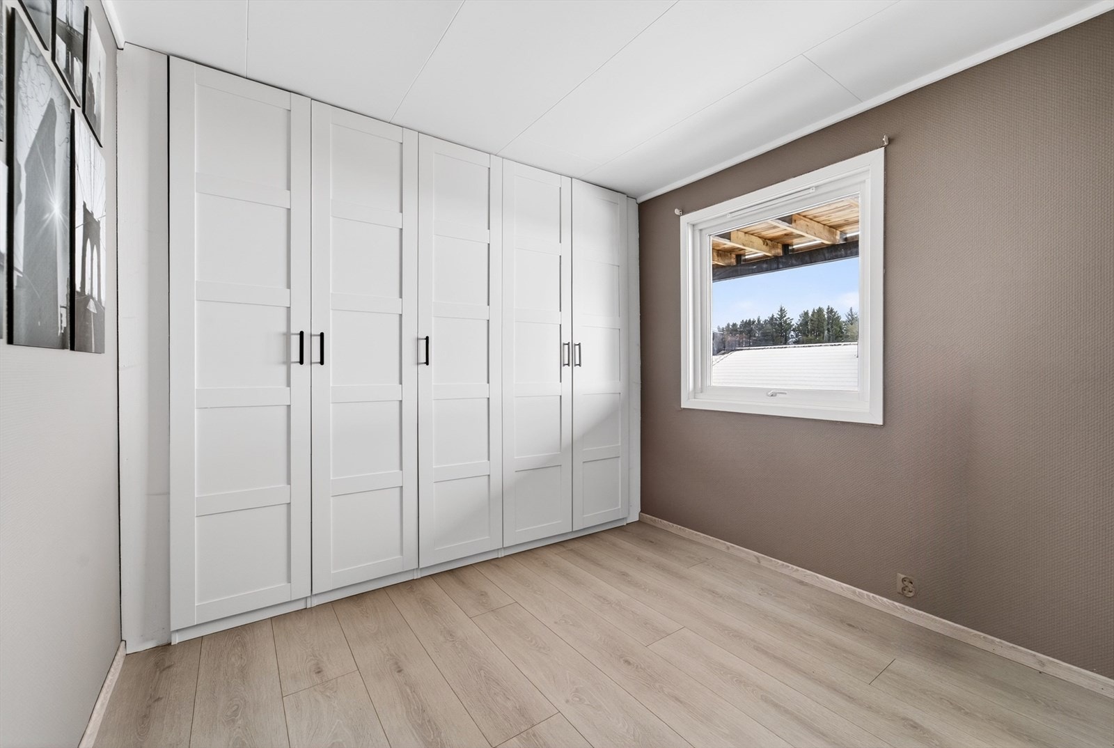 I boligens underetasje er det 2 soverom. Galleribilde