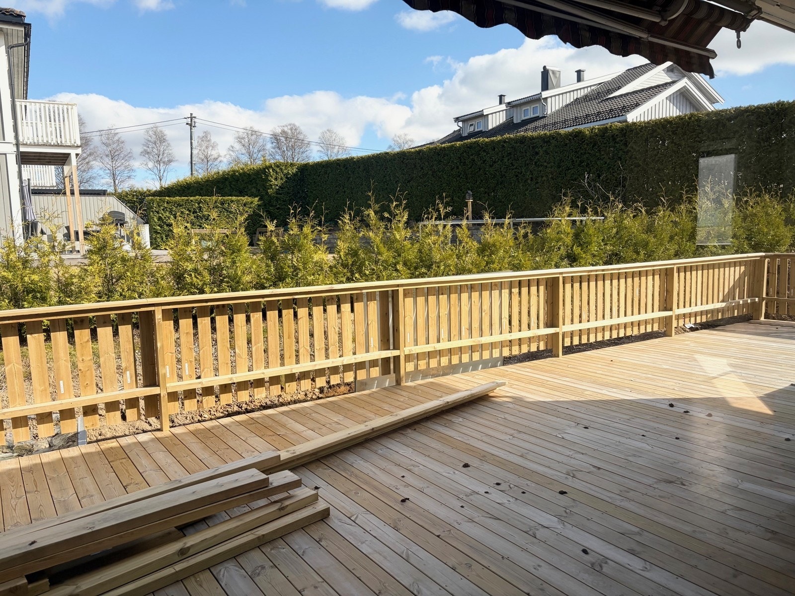 Stor terrasse med utgang fra stue Galleribilde