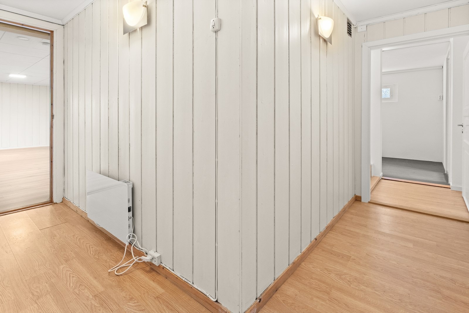 Gang med naturlig flyt videre til boligens oppholdsrom og soveromsavdeling. Galleribilde