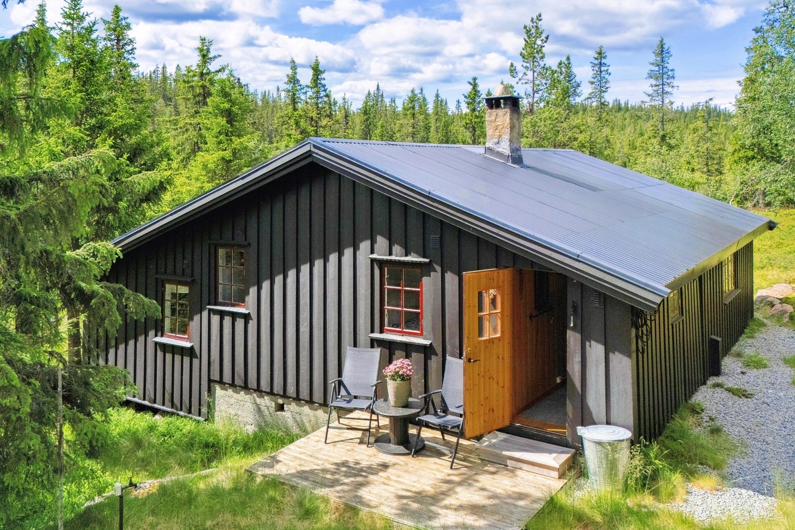 I området finner du en vakker og mektig natur med blant annet Vassfaret Naturreservat. Galleribilde
