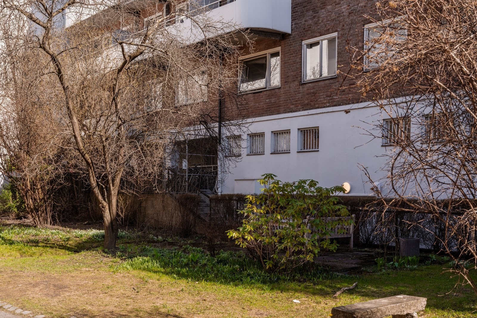 Sameiet har en felles, skjermet hage som er pent opparbeidet. Galleribilde