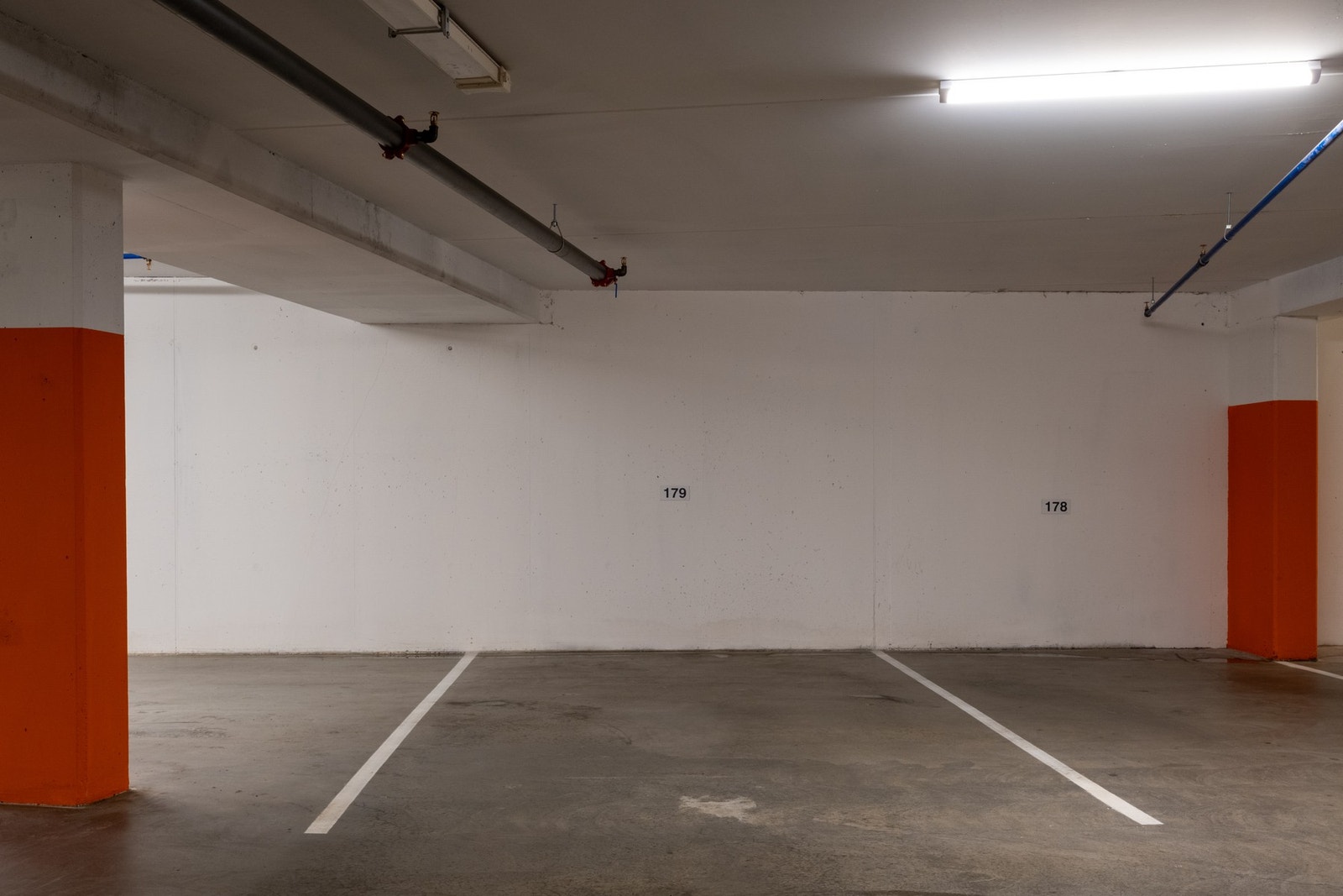 Garasjeplass medfølger. Galleribilde