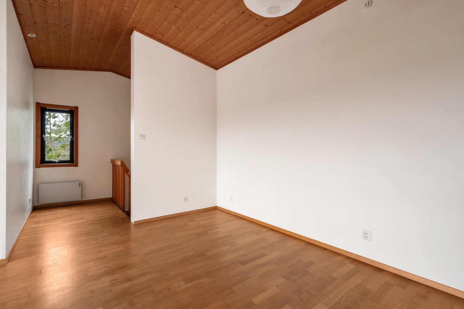 Trapp ned til andre etasje. Galleribilde