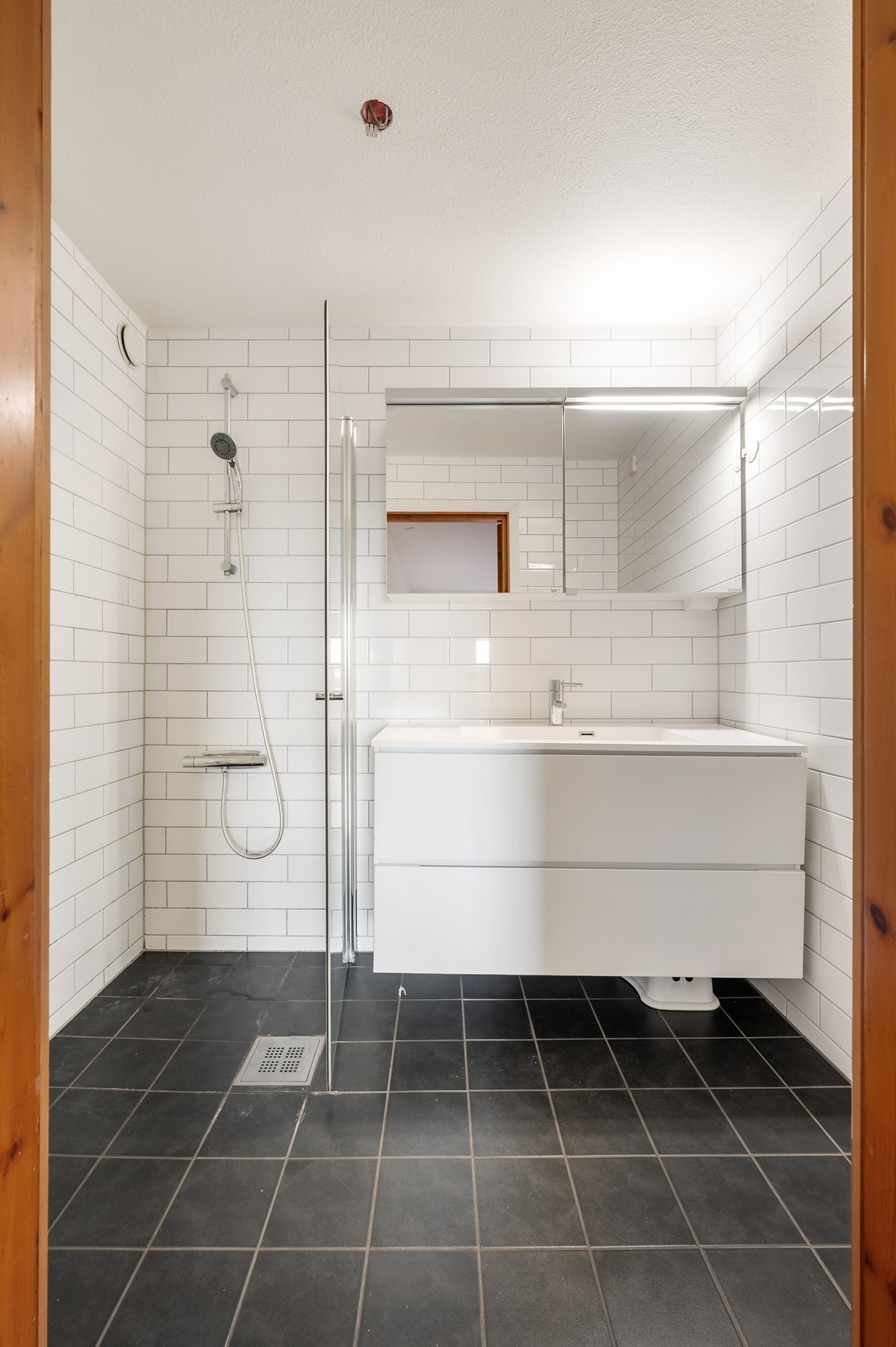 Soverommet har et privat bad. Galleribilde
