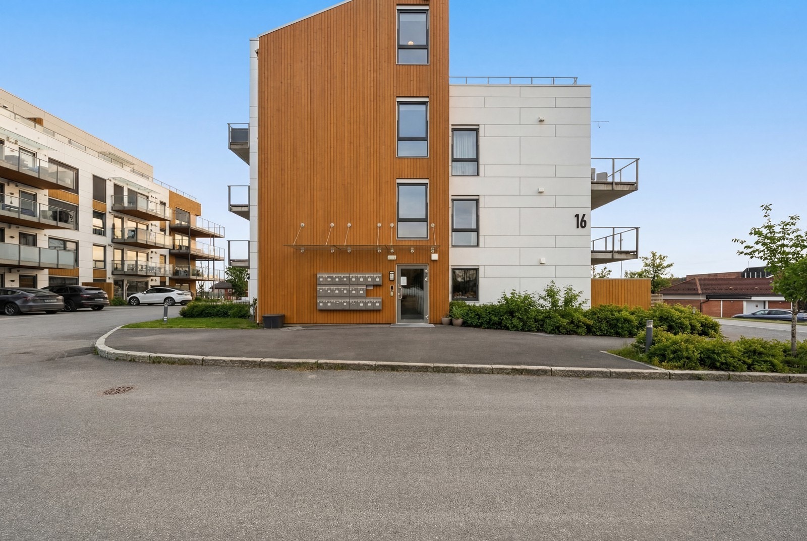 Eiendommen er en del av Kvartalet III Eierseksjonssameie, som består av 22 seksjoner. Galleribilde