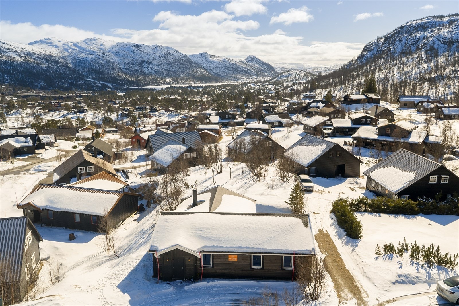 Fantastisk utsikt mot Hartevatn og fjellheimen Galleribilde