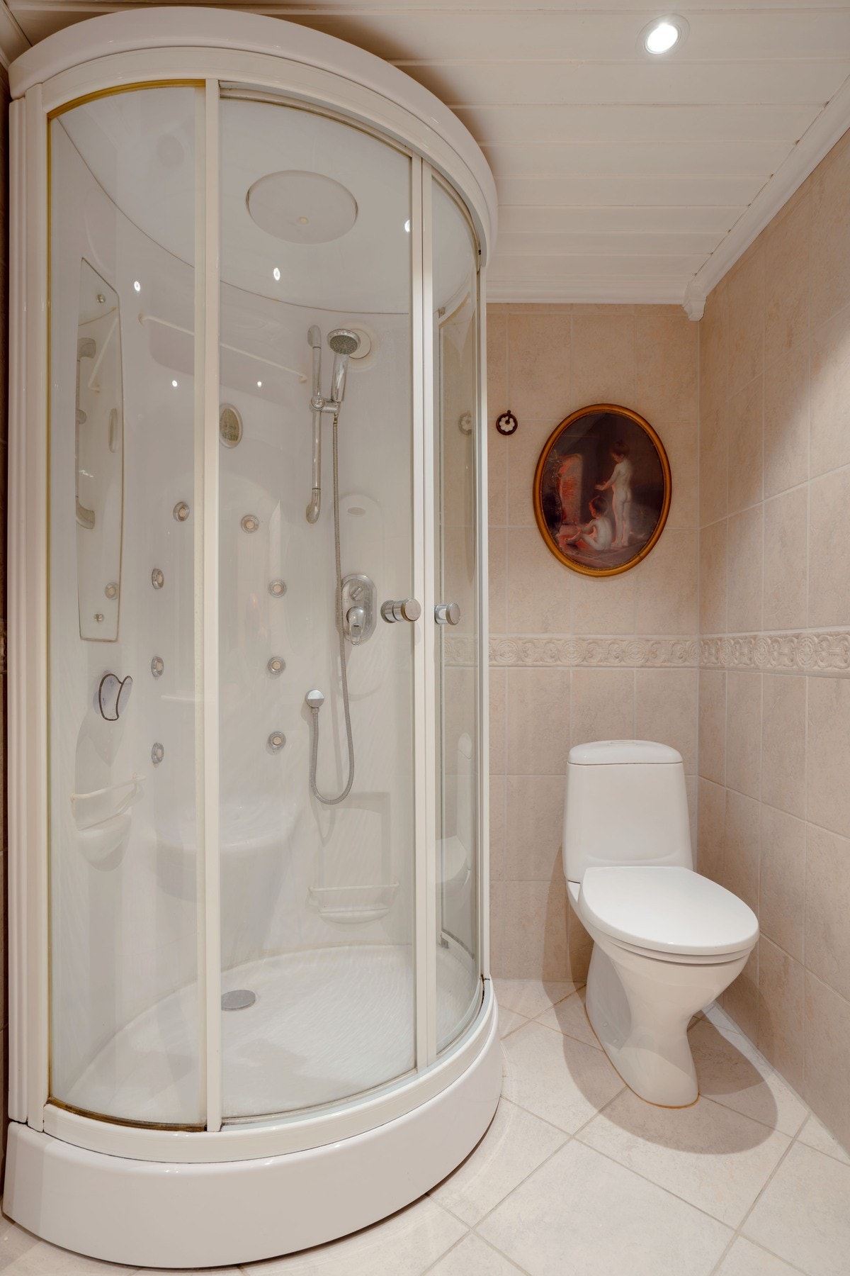 Dusjkabinett med dyser. Wc. Galleribilde