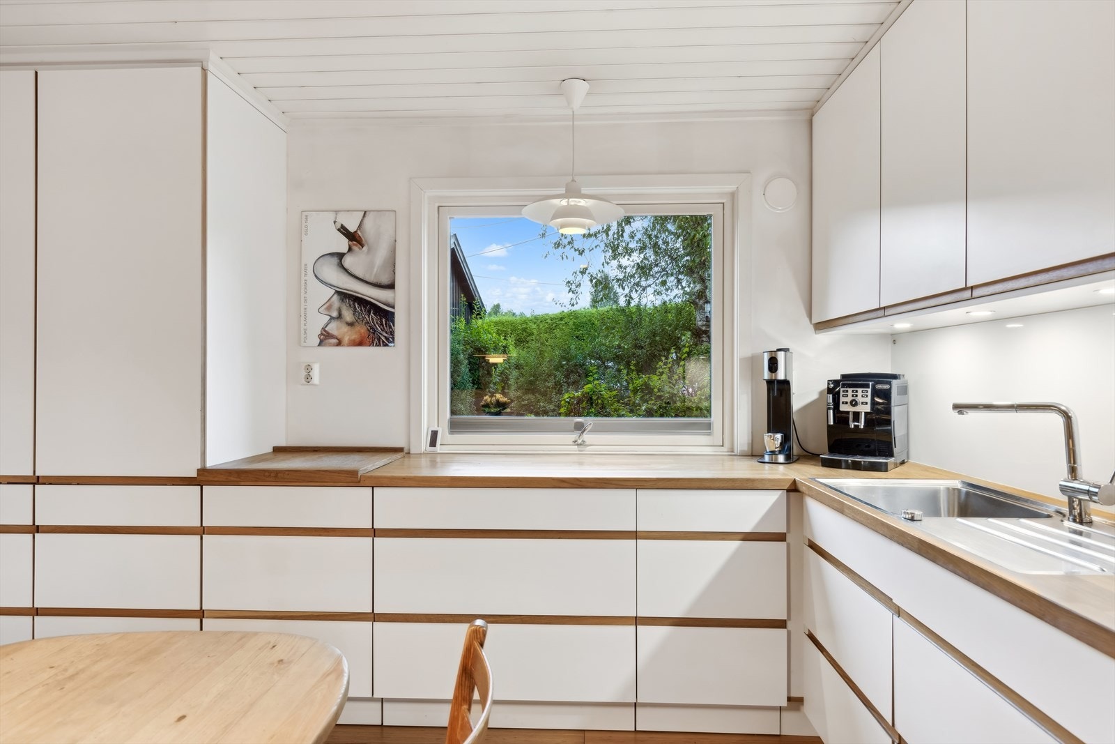 Integrerte hvitevarer medfølger i handelen. Galleribilde