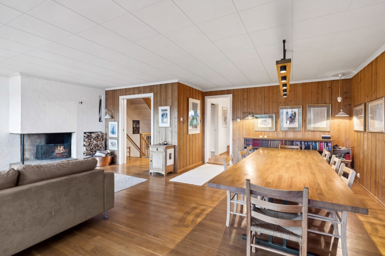 Ønsker du en åpen løsning, er det mulig å fjerne vegg mot kjøkken. Galleribilde