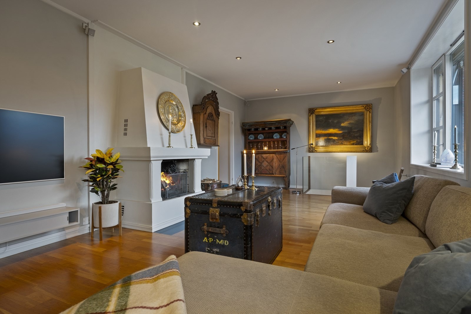 Kveldsstemning i stuen. Galleribilde