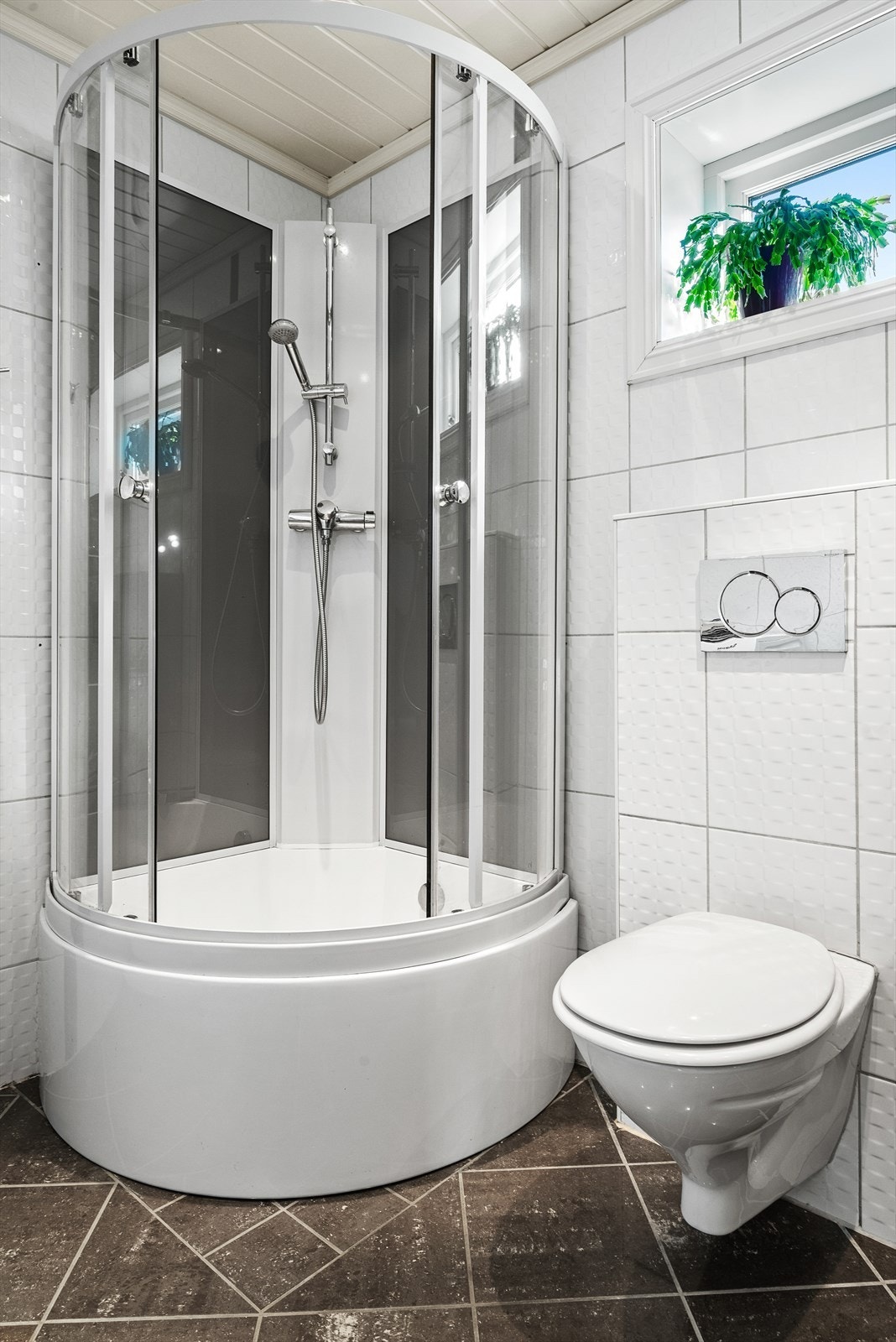 Badet har også behagelig gulvvarme. Galleribilde