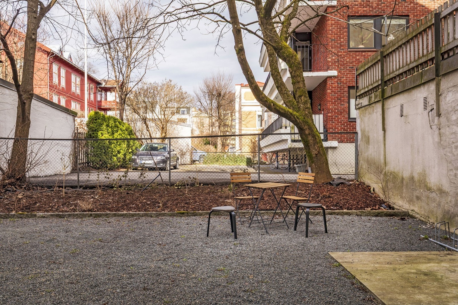 Bakgård Galleribilde