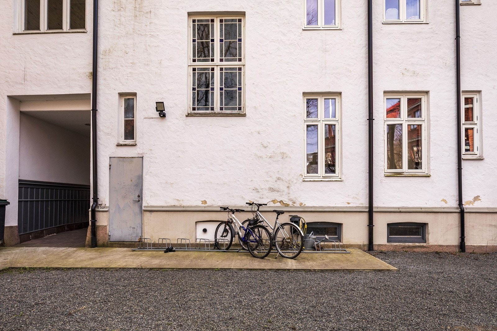 Bakgård Galleribilde