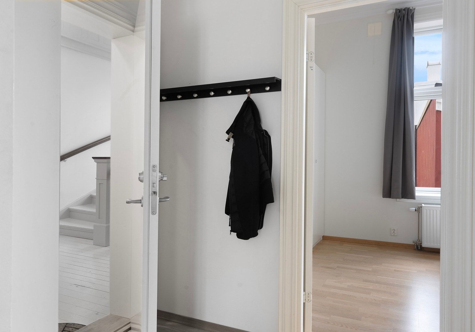 Gang som binder leiligheten effektivt sammen. Galleribilde