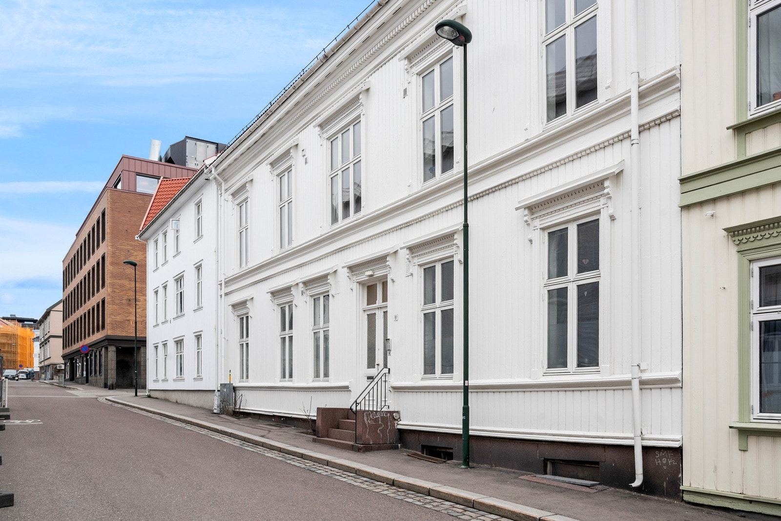 Bygningen er ombygget og seksjonert i 2016. Galleribilde