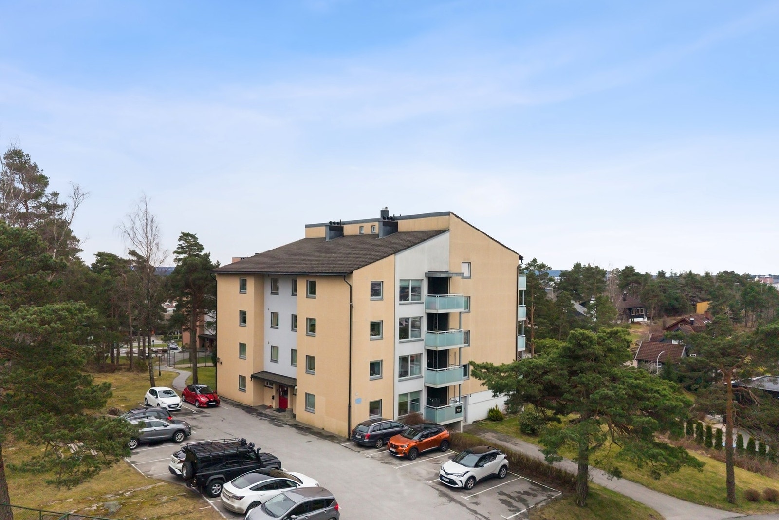 St. Hansveien borettslag har beliggenhet på Kurland, med kun ca. 2 km til Sarpsborg sentrum. Galleribilde
