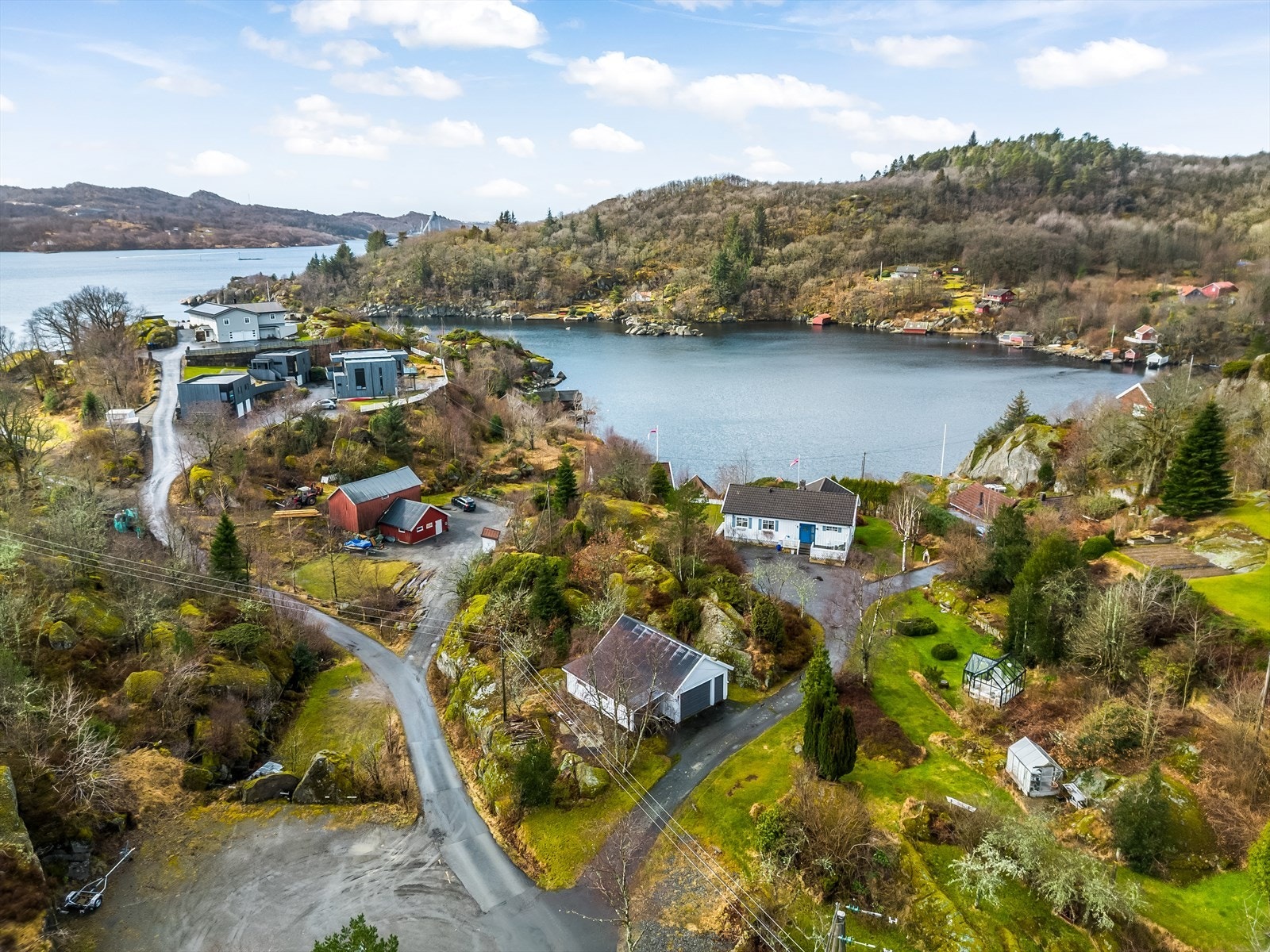 Boligen ligger i naturskjønne omgivelser. Galleribilde
