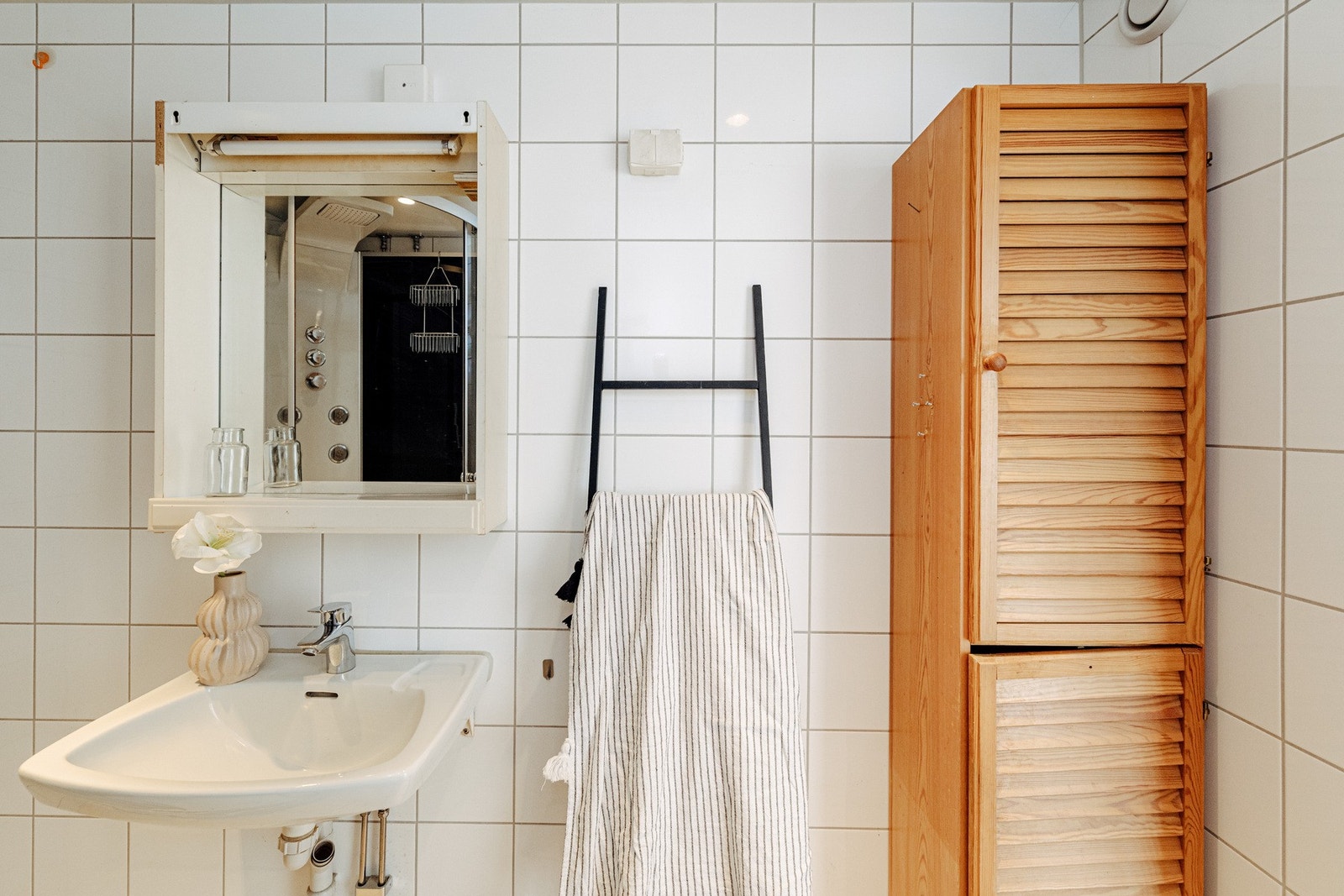 Badet er oppgradert i 2018 i regi av borettslaget. Galleribilde