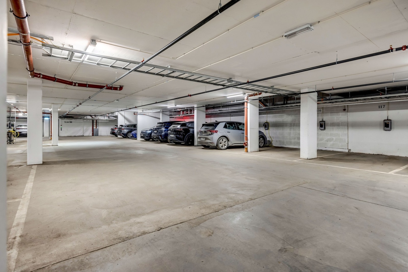 Det medfølger en parkeringsplass i felles garasjeanlegg Galleribilde