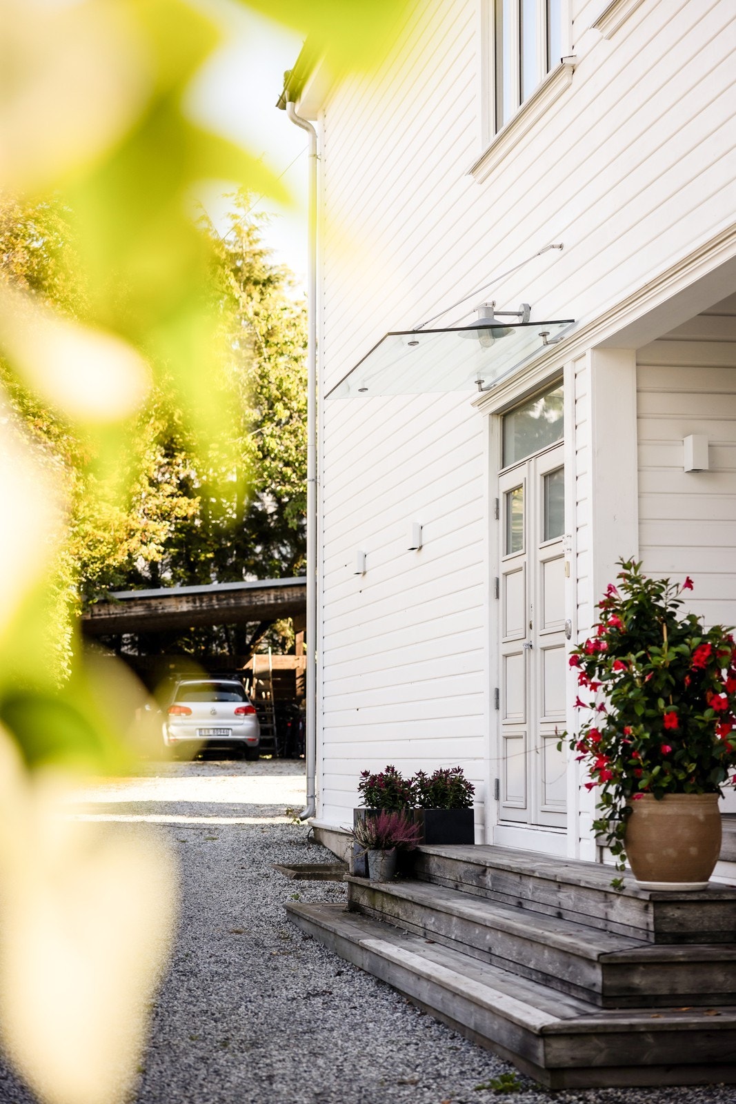 Seksjon 2 har eget adkomstparti fra baksiden av huset. Galleribilde