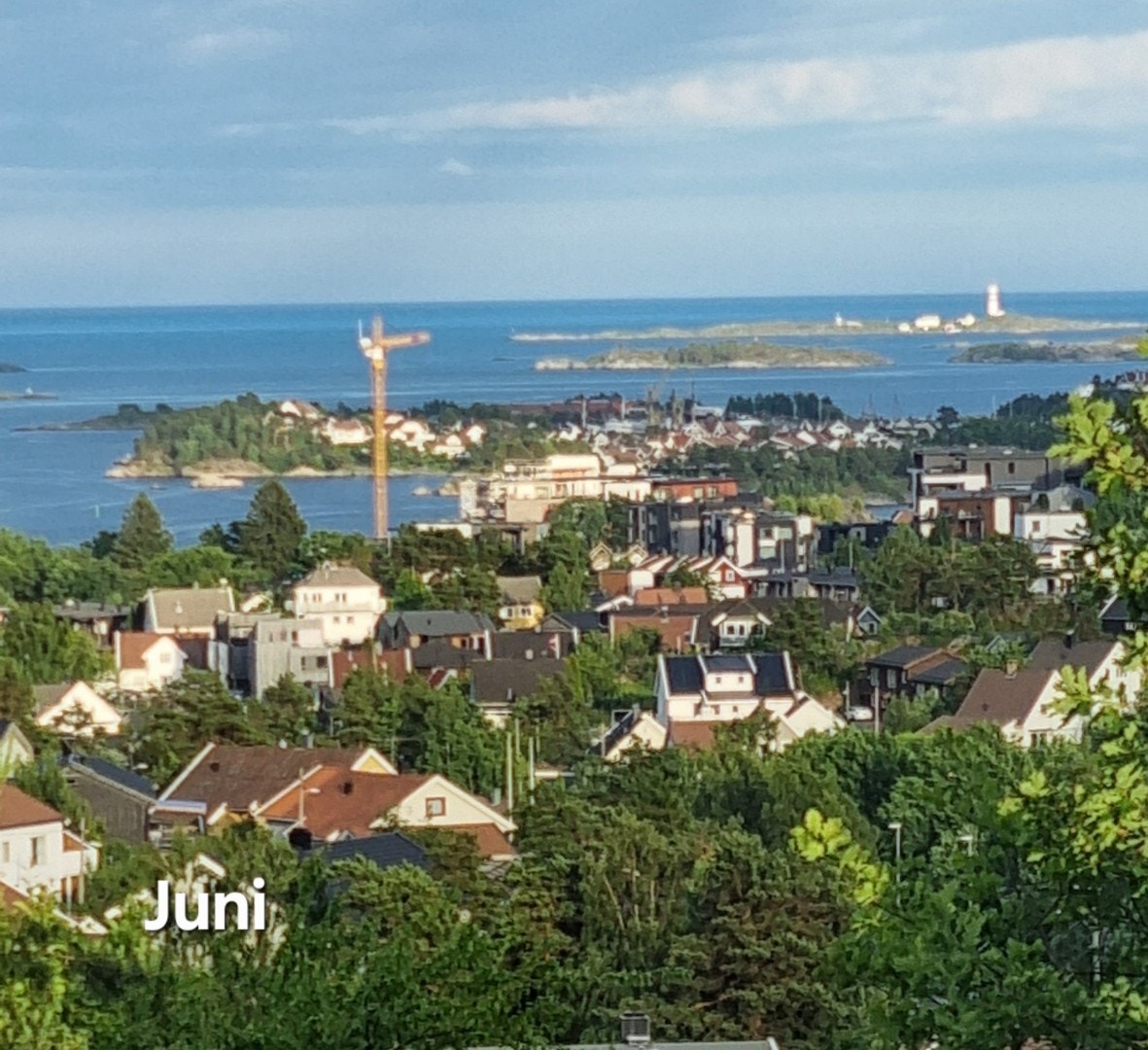 Utsiktshilsner fra selger fra juni, august og oktober. Utsikten er vidunderlig året rundt! Galleribilde
