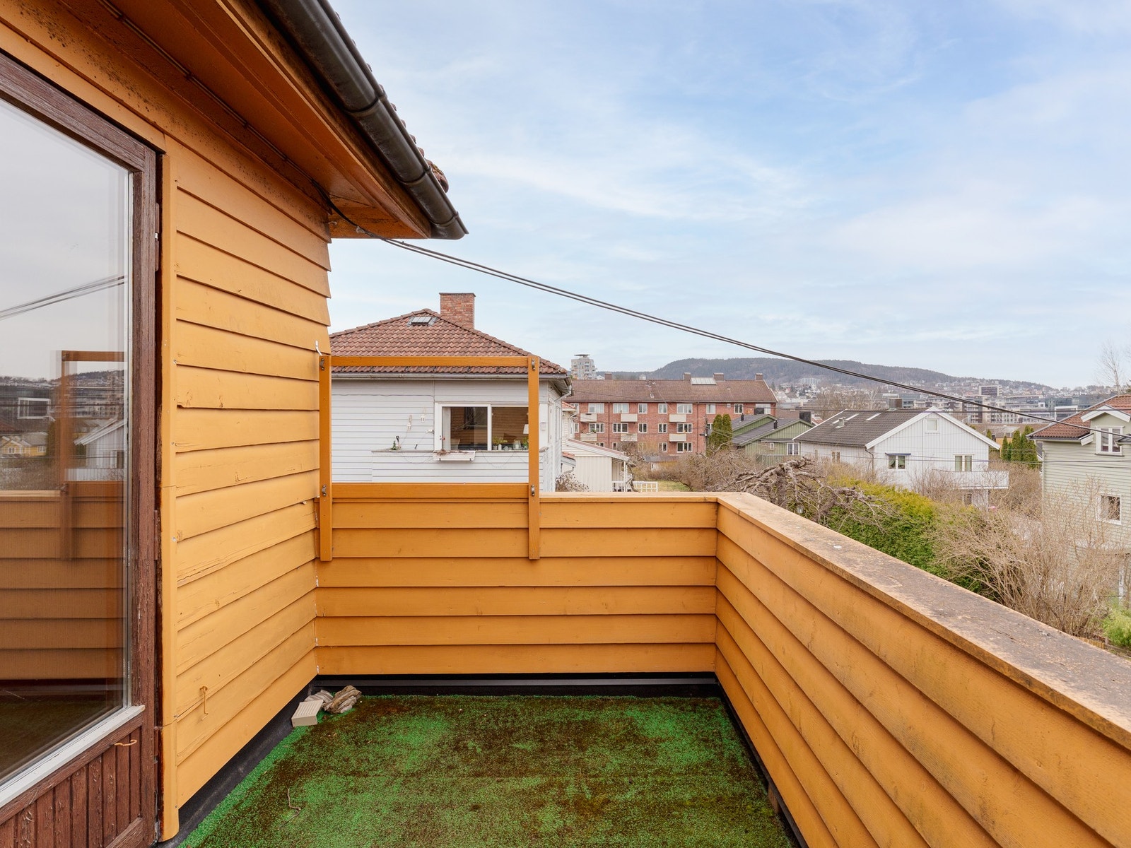 Fra stuen er det utgang til en balkong på 7 m² med utsyn mot Grefsenkollen. Galleribilde