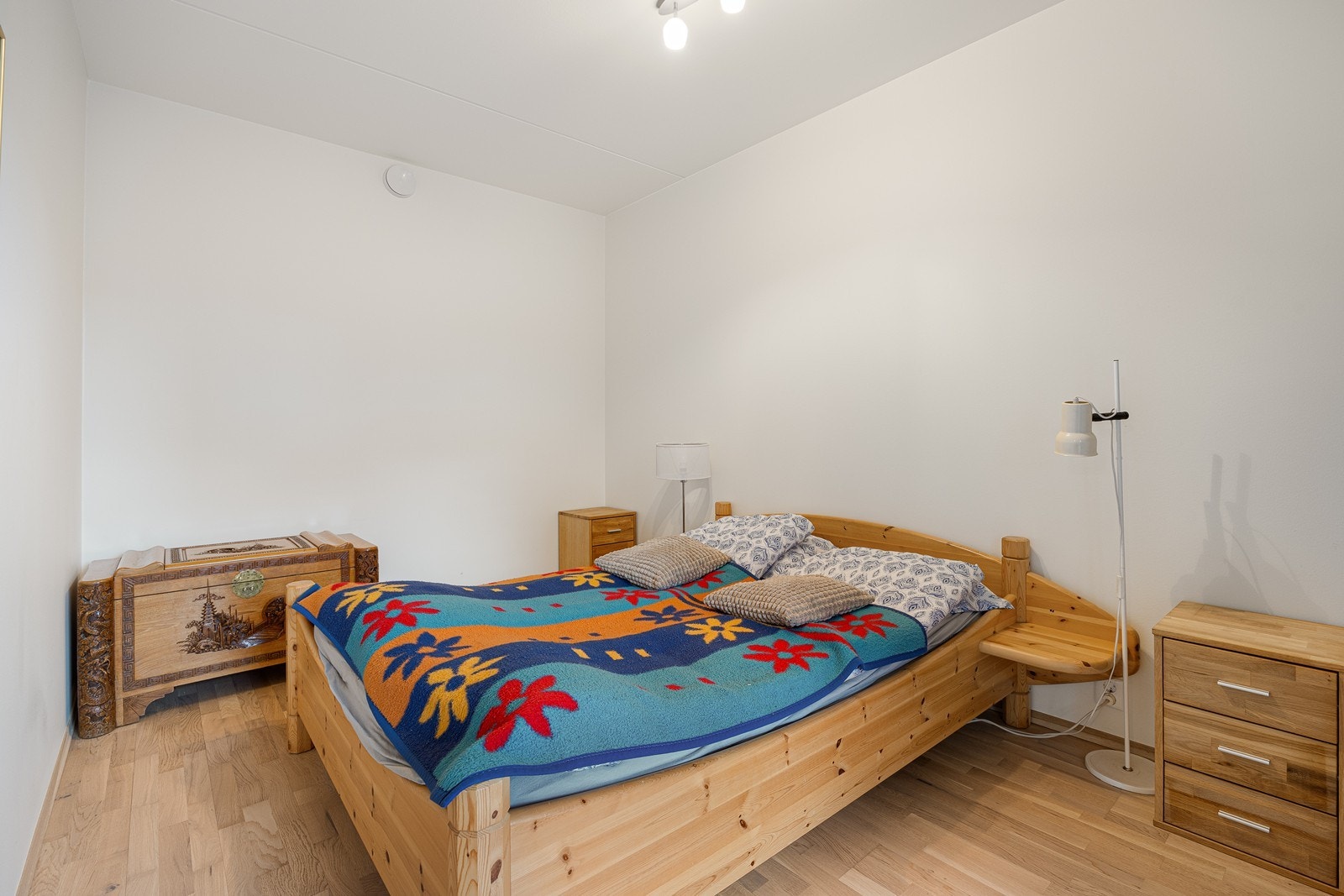 Leiligheten har to soverom. Begge med plass til seng og garderobeløsning. Galleribilde