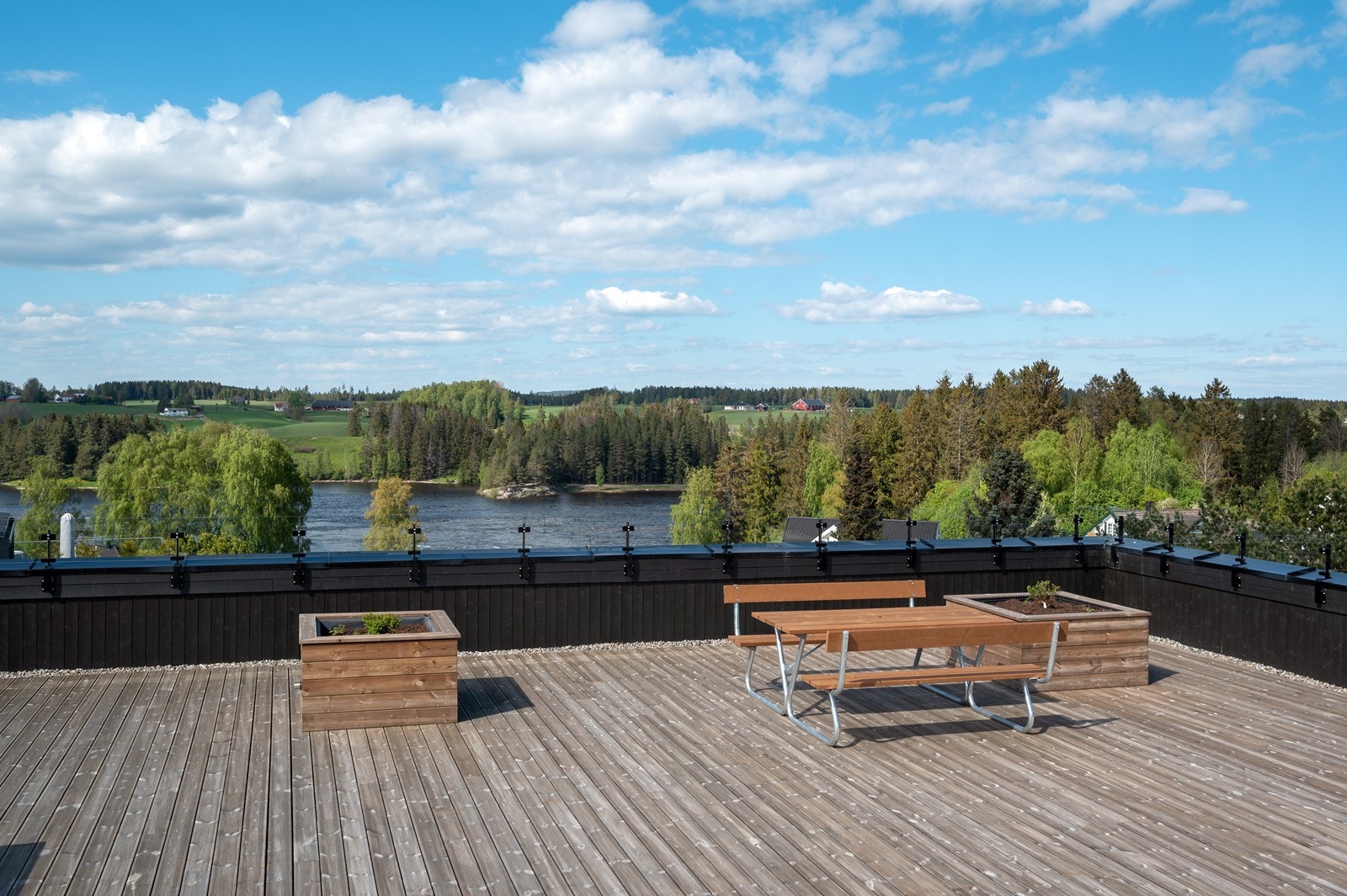 Med felles takterrasse som også har trivelig utsikt så ligger alt til rette for at man skal kunne nyte fine sommerdager. Galleribilde