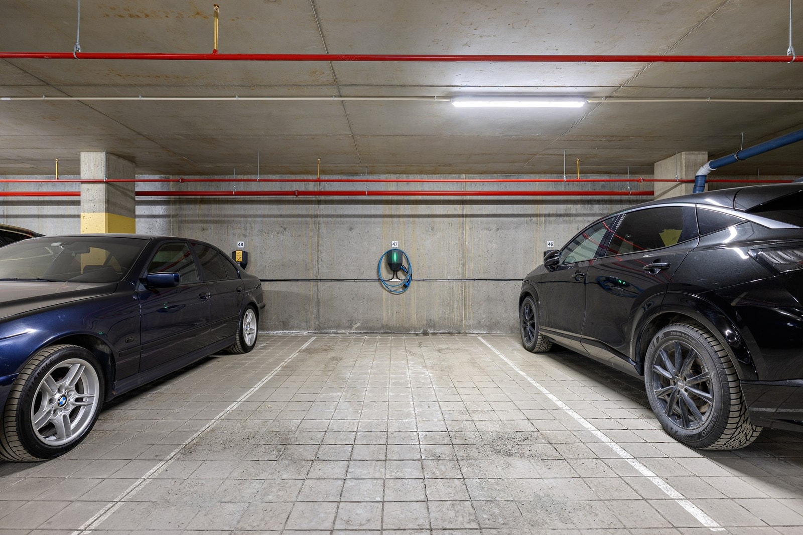 Parkeringsplass i kjeller kan kjøpes. Galleribilde