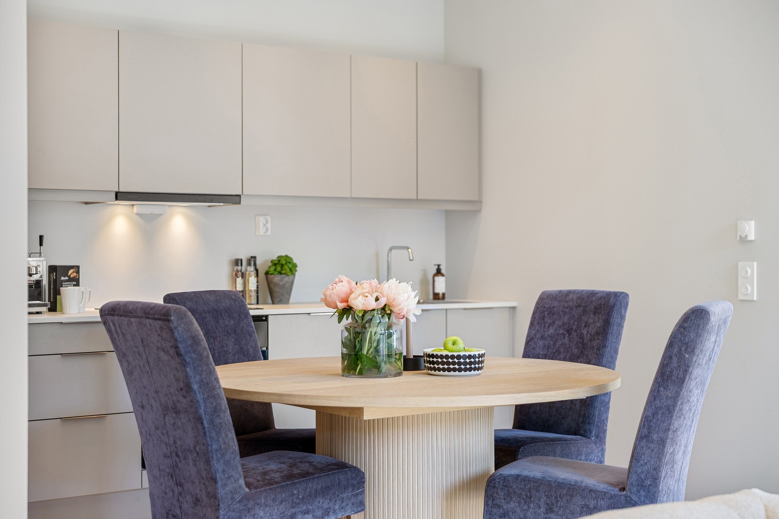 Fine muligheter for å ha hyggelige middagsselskaper og sosiale sammenkomster. Galleribilde