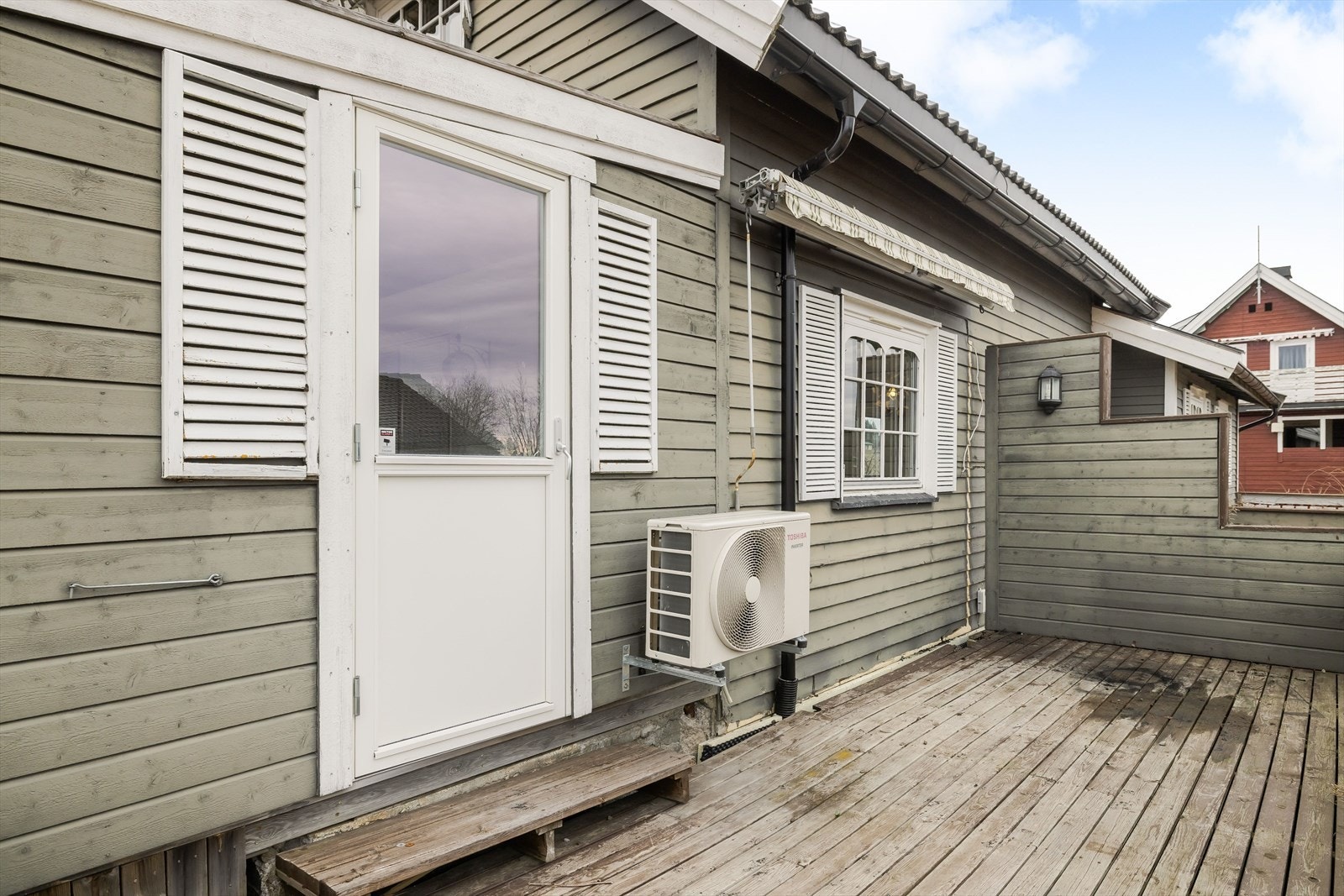 Fra vinterhagen er det også utgang til terrasse. Galleribilde
