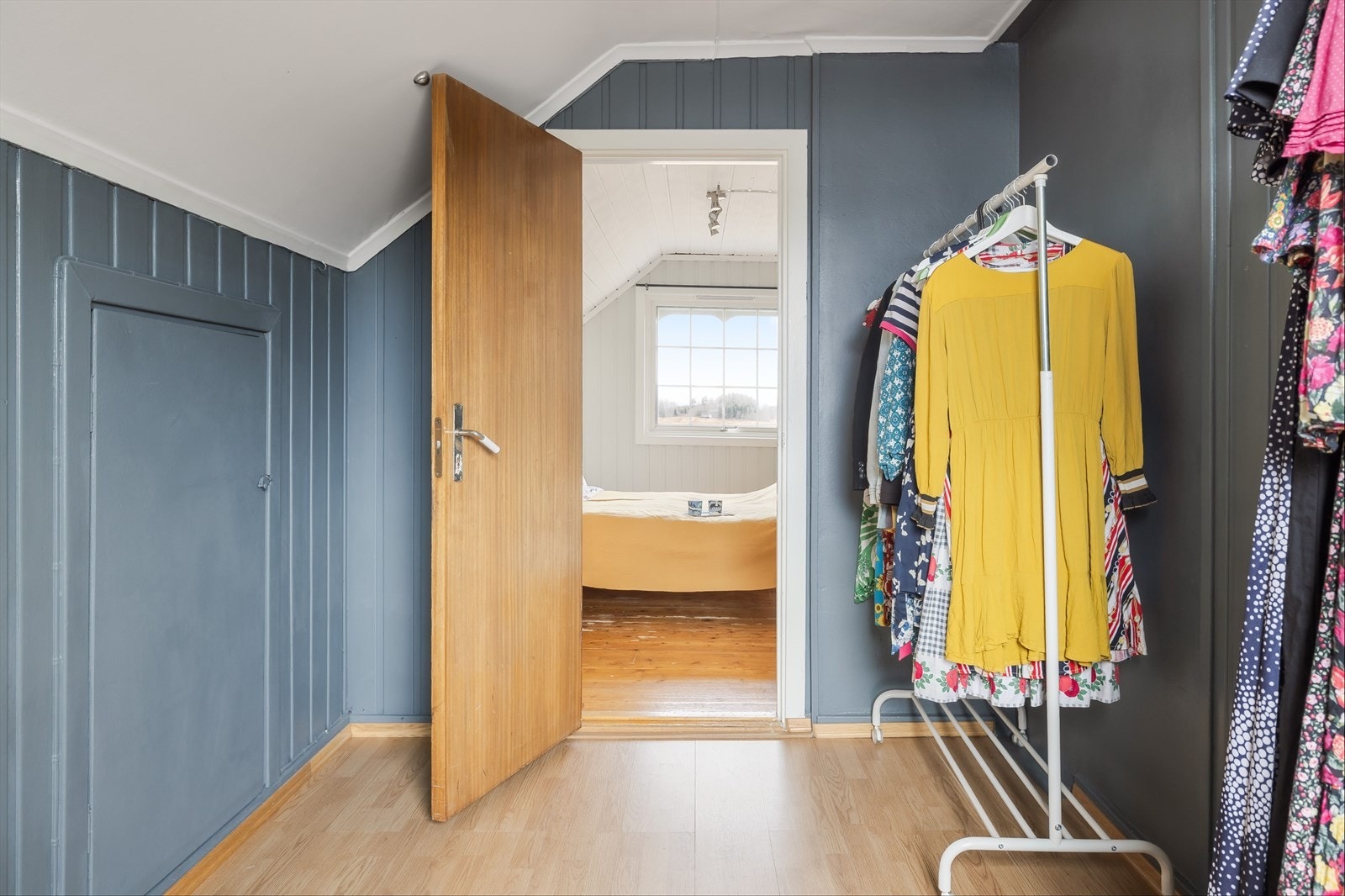 På innsiden av soverommet er det et rom til. Dette fungerer perfekt som enten kontor, Walk-in closet eller en liten TV-stue. Galleribilde