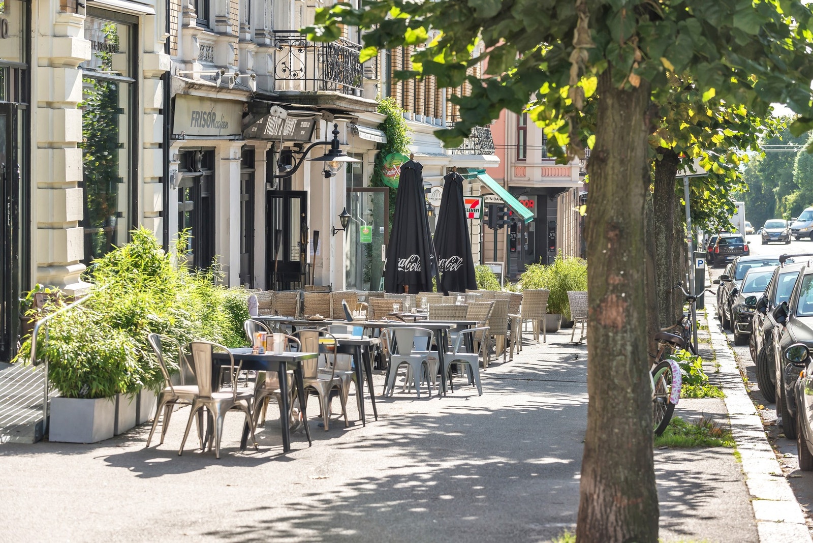 Fra boligen er det gangavstand til noen av hovedstadens mest populære handlegater, kafeer, barer og restauranter, i tillegg til vakre Frognerparken, Uranienborgparken og Slottsparken. Galleribilde