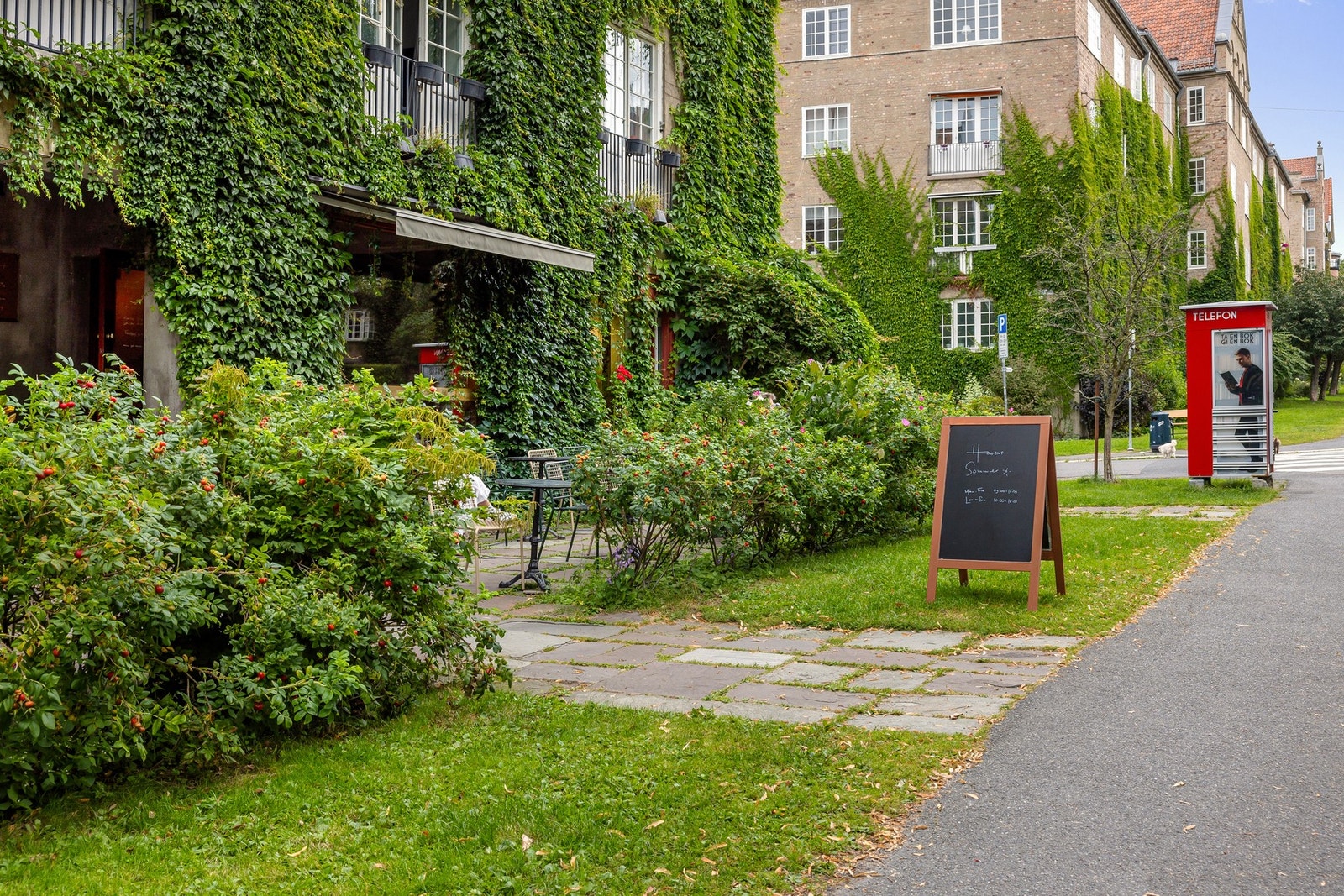 Et steinkast unna leiligheten ligger Jessenløkken og den hyggelige nabolagskaféen Havens. Galleribilde