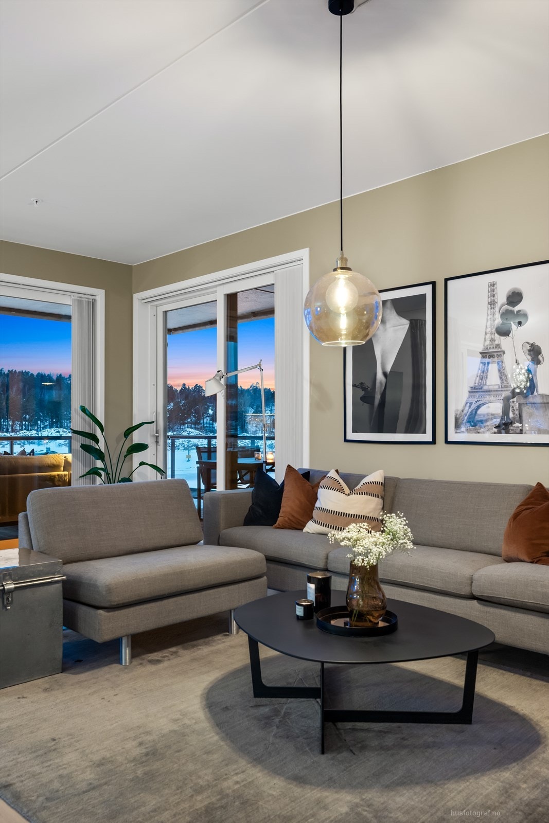 Stuen har et moderne og tidløst utrykk. Galleribilde