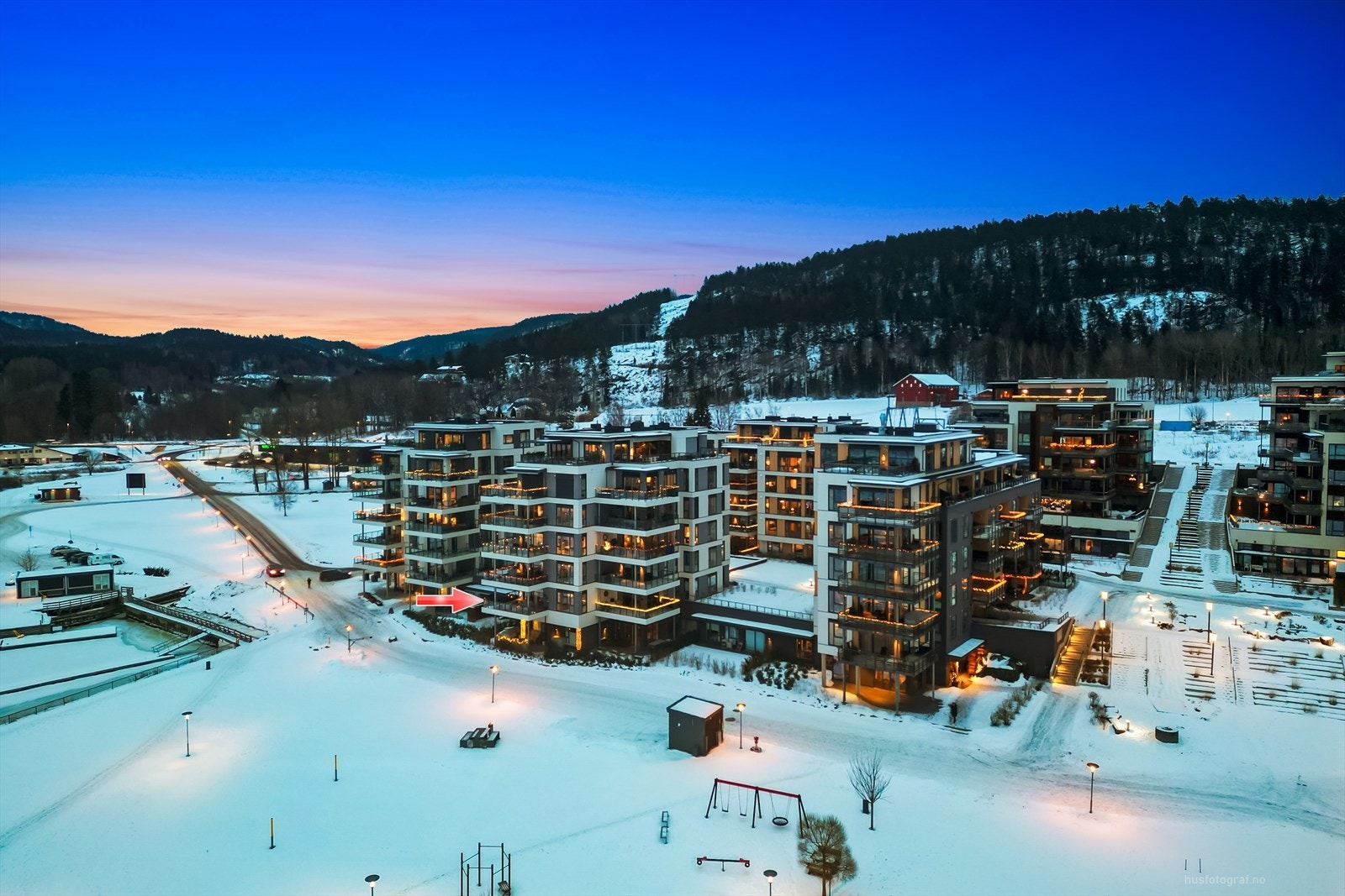 Sande har også et mangfold av aktivitetstilbud med bl.a. judo, friidrett, sykkel, tennis, golf og håndball, noe som gjør området et populært sted å bosette seg i. Galleribilde