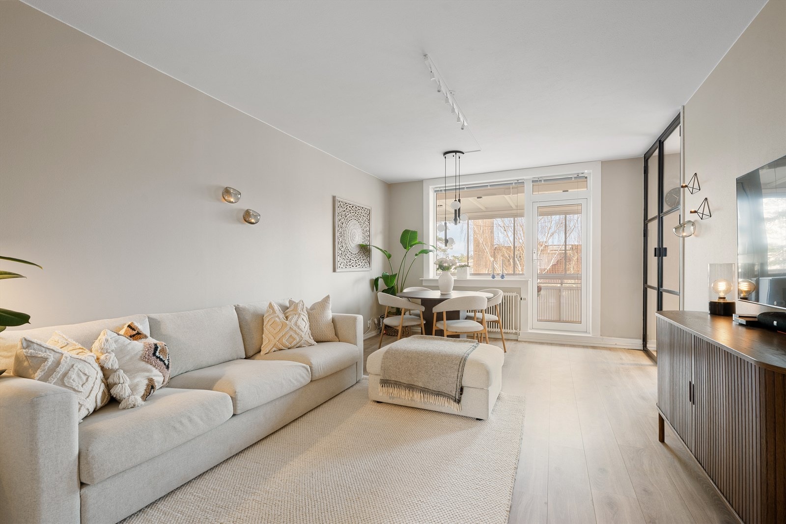 Velkommen til Langbølgen 23, presentert av Aksel Bredesen v/Nordvik Nordstrand! Foto: Arne Schram Galleribilde