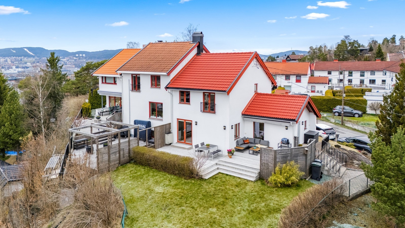 Pent opparbeidet hage med gode solforhold. Galleribilde