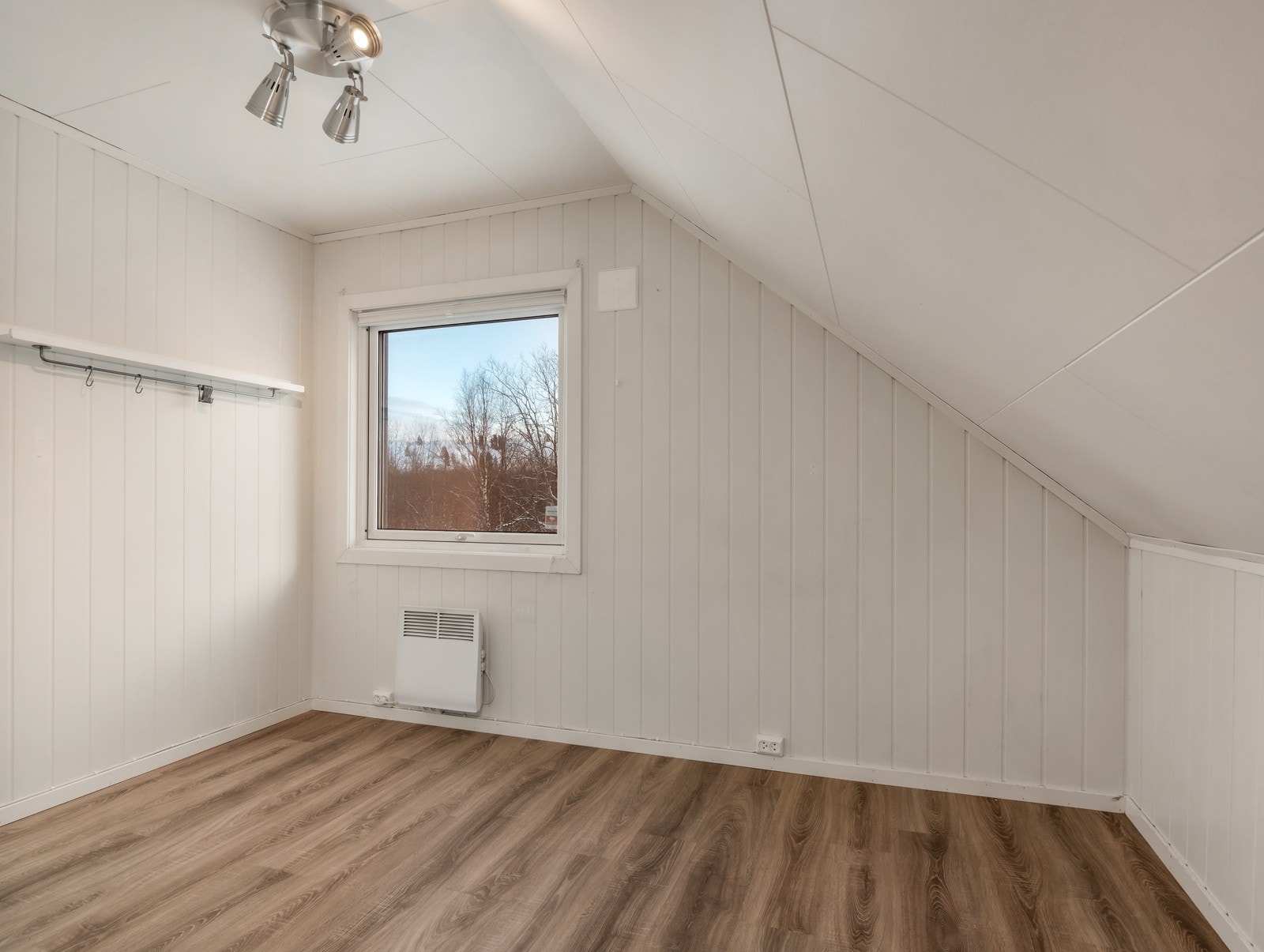 Soverom 3 er gjesterom, og er av fin størrelse og har godt lysinnslipp Galleribilde